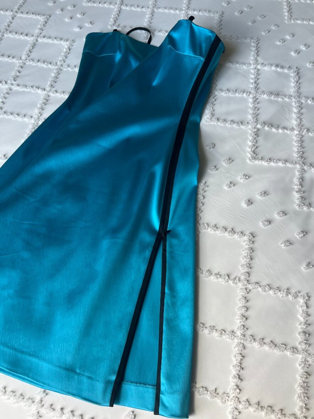 Tahari Turquoise & Black Satin Dress SIZE 6